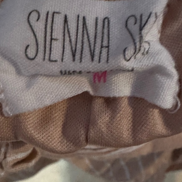 Like new Sienna Sky pants size M - Picture 3 of 3